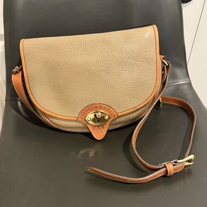 Vintage Dooney Bourke bag. NEEDS NEW HOME.